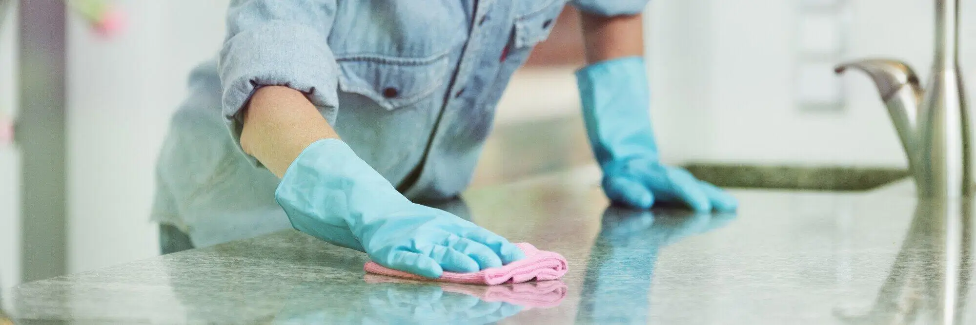 Quick Cleaning Hacks for Efficient Turnovers: Saving Time and Energy in Niantic, CT